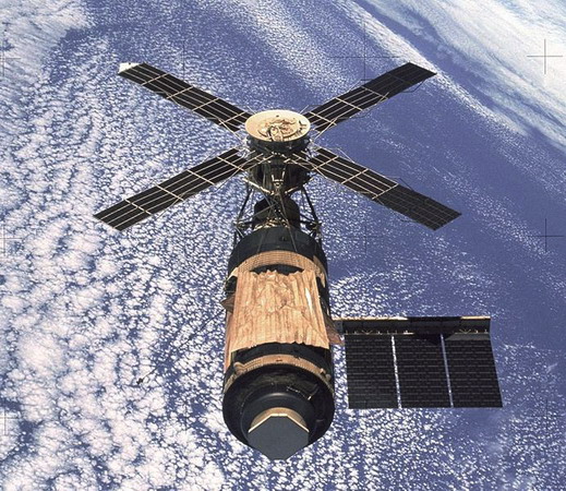 Gibson%20Skylab_Image.jpg