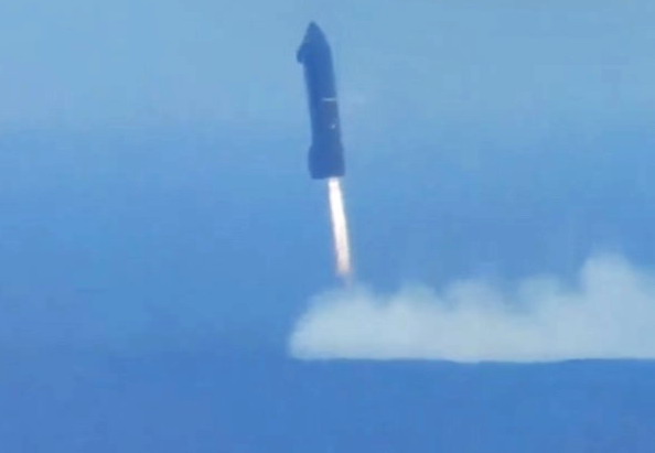 IFT6%20Starship%206%20amerrissage.jpg