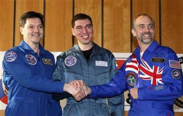 ISS-17-return%20crew.jpg