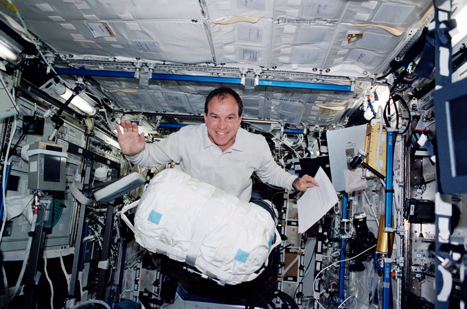 ISS4%20sts1107.jpg