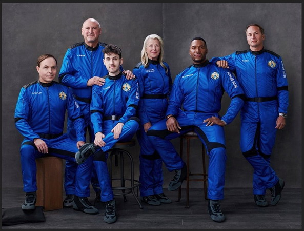 NS-19%20crew.jpg