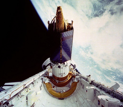 STS-43%20orbit%20soute.jpg