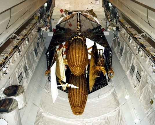STS-6%20payload%20bay.jpg