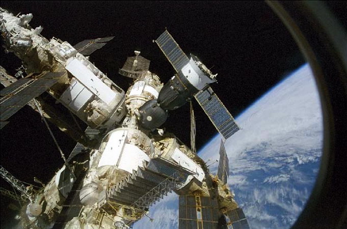 STS-86p-001-low.jpg