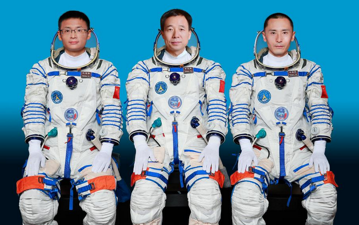 Shenzhou16%20crew.png