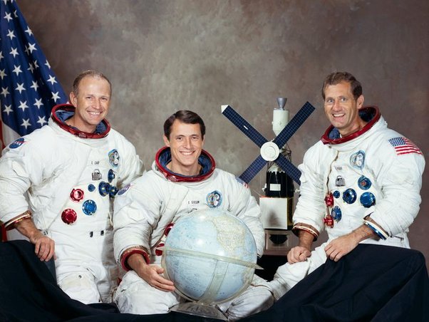 Skylab%204%20crew2.jpg
