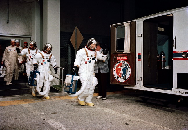 Skylab3_crew_walk_to_transfer_van.jpg