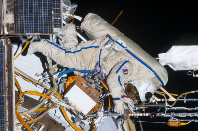 Vinogradov_during_Russian_EVA-32.jpg