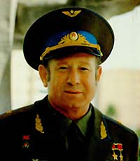 Alexe� LEONOV