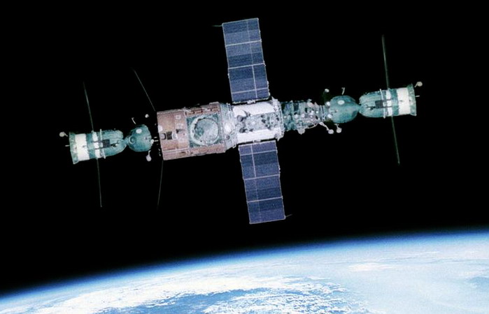 salyut-6-soviet-space-station.jpg