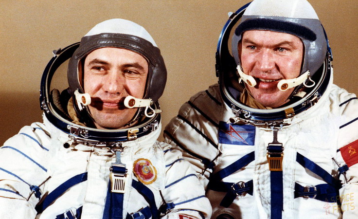 soyuz-35bb.jpg