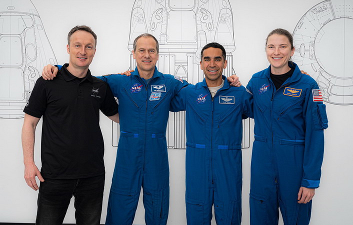 crew-3_3.jpg