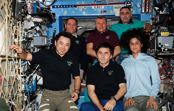 iss-33%20crew%20.jpg