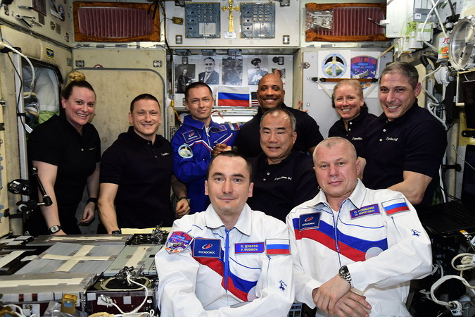 iss-64_ten.jpg