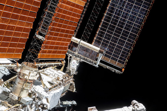 iss-65_panneaux.jpg