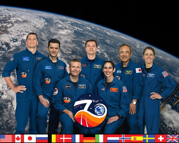 iss-70%20crew.jpg