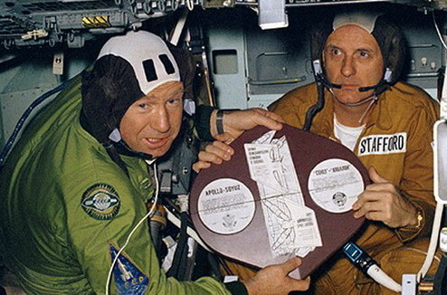 soyuz-19%20Leonov2.jpg