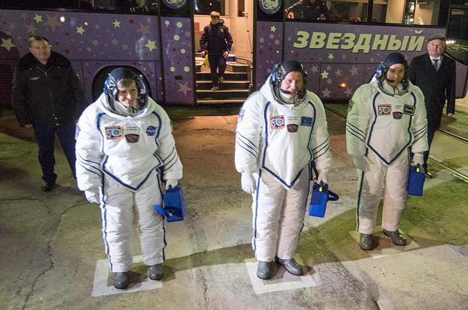 soyuz-ms-03%20walk.jpg