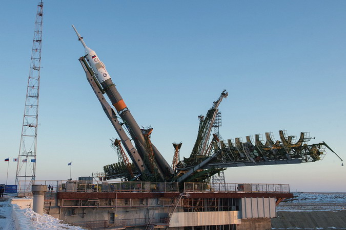 soyuz-ms-07_erection_1.jpg