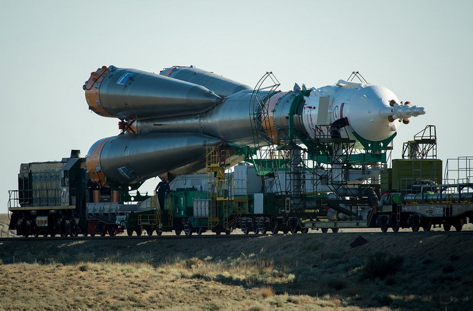 soyuz-tma-09m_rollout.jpg