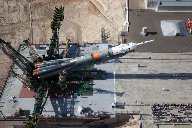 soyuz-tma-17m_erection_2.jpg