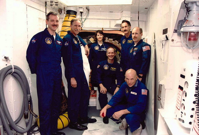 sts-61_1.jpg