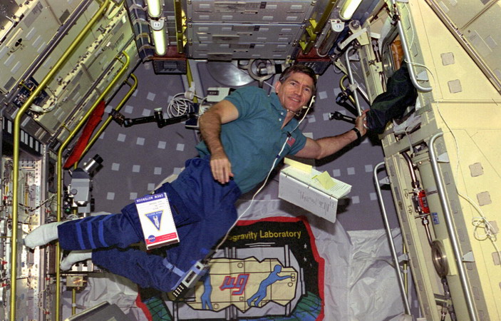 sts-73%20fred_leslie_1536x983.jpg