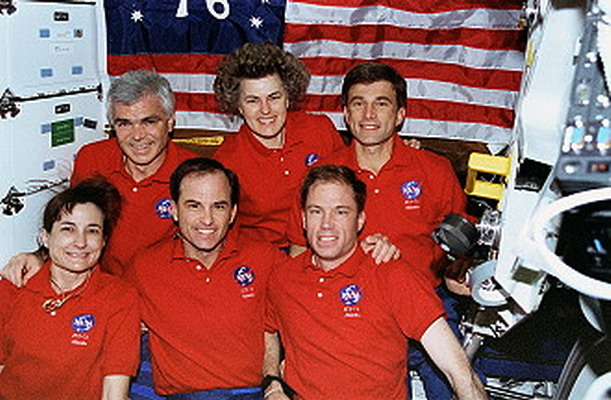 sts-76%2076.jpg