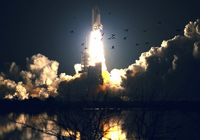 sts-84%20KSC-97EC-0803.jpg